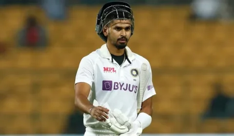 "પીઠના નીચેના ભાગમાં દુખાવો ફરી: અય્યર અમદાવાદ ટેસ્ટમાંથી બહાર"