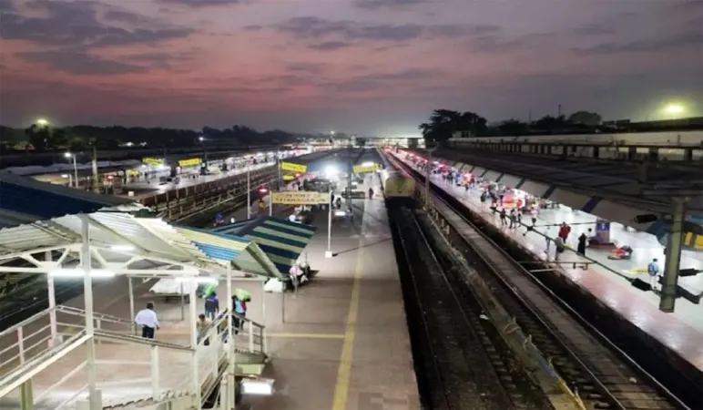 ટ્રેનમાં સીટ પર વિવાદ બાદ આરોપીઓએ સહ-મુસાફરને સળગાવ્યા, 3ના મોત, 8 ઘાયલ