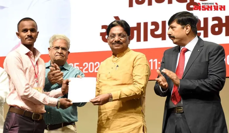 ગાંધીનગર ખાતે સીધી ભરતીથી નિમણૂક પામેલા 1760 મલ્ટીપર્પઝ હેલ્થ વર્કર્સને નિમણુક પત્રો એનાયત કરાયા