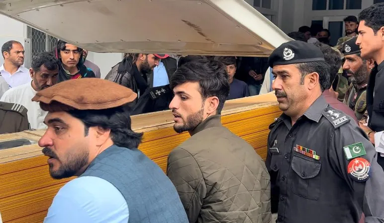 પાકિસ્તાનના ખૈબર પખ્તુનખ્વામાં બે અલગ-અલગ ઘટનાઓમાં આઠ શિક્ષકોના મોત