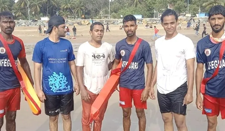 મુંબઈના અક્સા બીચ પર લાઈફગાર્ડે 10ને ડૂબતા બચાવ્યા