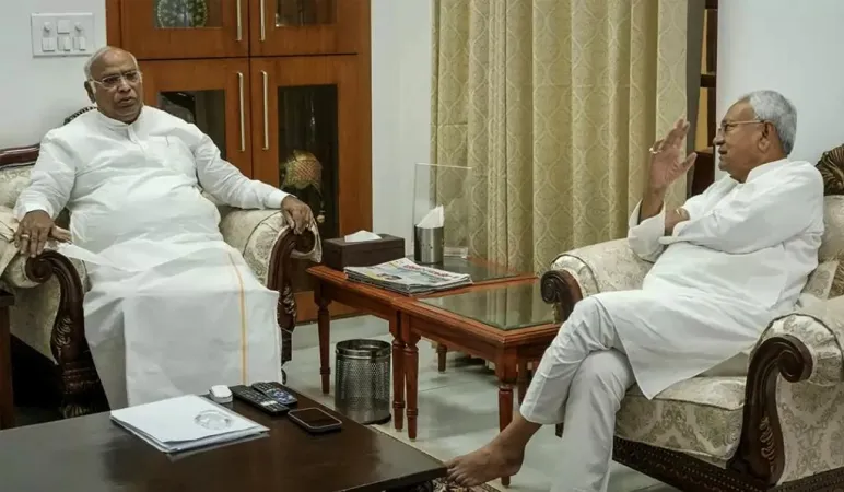 નીતીશ કુમારનું એકતા માટે આહ્વાન: પટણામાં મેગા વિપક્ષી બેઠકનો હેતુ 2024ની લોકસભા ચૂંટણીમાં ભાજપની પકડને હલાવવાનો છે