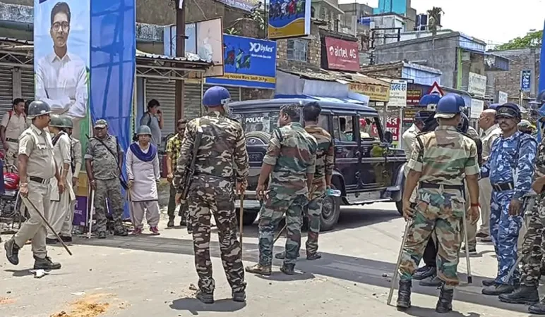 પશ્ચિમ બંગાળના મુર્શિદાબાદ જિલ્લામાં ક્રૂડ બોમ્બ વિસ્ફોટમાં એક વ્યક્તિનો જીવ ગયો અને ત્રણ ઘાયલ થયા