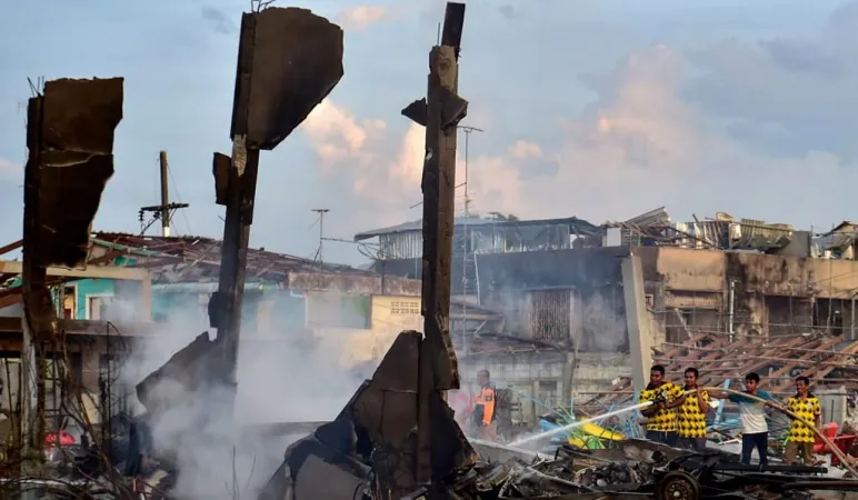 થાઇલેન્ડમાં ઘાતક ફટાકડાના વેરહાઉસ બ્લાસ્ટમાં 10 લોકોના મોત અને ઘણા ઘાયલ