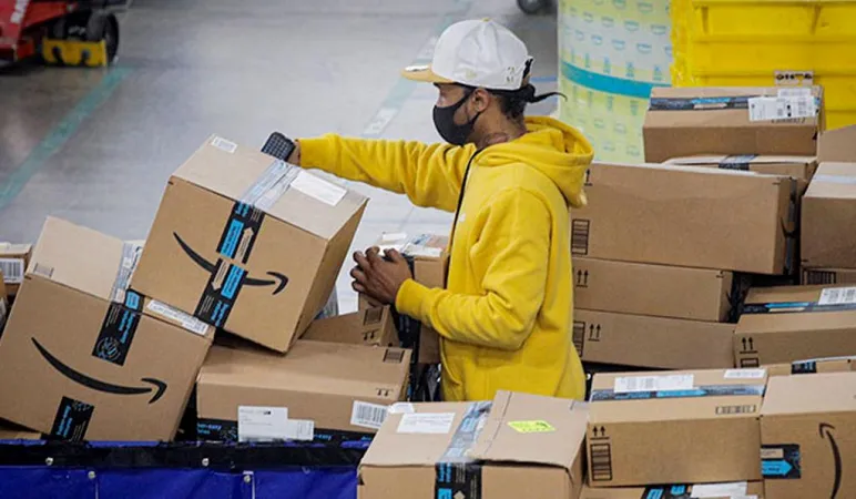 વર્જિનિયા વુમનને અનિચ્છિત એમેઝોન પેકેજો મળતાં ચોંકાવનારું 'સેલર સ્કેમ' બહાર આવ્યું