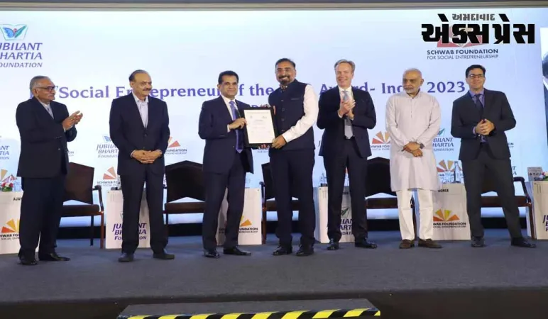 ઉજાલા સિગ્નસ હેલ્થકેરના ડૉ. શુચીન બજાજએ 14માં સોશિયલ એન્ટરપ્રિન્યોર ઓફ ધ યર (SEOY) પ્રતિષ્ઠિત એવોર્ડ જીત્યો