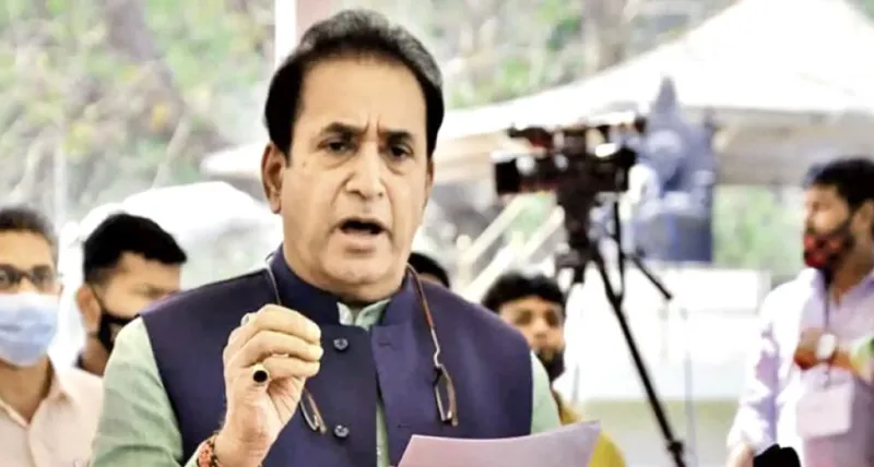 મહારાષ્ટ્રના પૂર્વ ગૃહમંત્રી અનિલ દેશમુખે મરાઠા આરક્ષણ આંદોલનકારીઓ પર થયેલા લાઠીચાર્જની નિંદા કરી