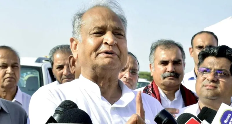 સીએમ ગેહલોતે પાયલટ સાથેના અણબનાવ અંગે ખુલાસો કર્યો: "જૂથવાદનો કોઈ પ્રશ્ન નથી...બધા એક સાથે કામ કરે"