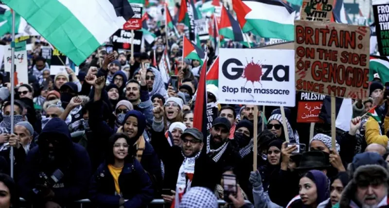 ગાઝામાં કાયમી યુદ્ધવિરામની માગણી સાથે લંડન ઠેર ઠેર વિરોધ પ્રદર્શન 
