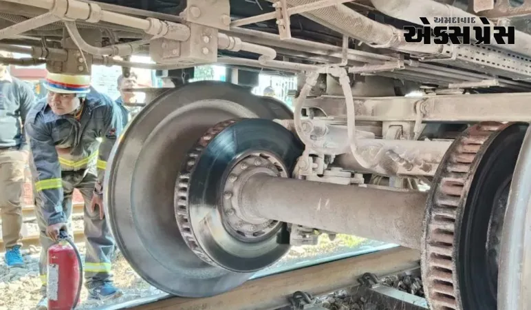 UP: હિમગીરી એક્સપ્રેસના વ્હીલમાં આગ, મુસાફરોમાં ગભરાટ, મોટી દુર્ઘટના ટળી