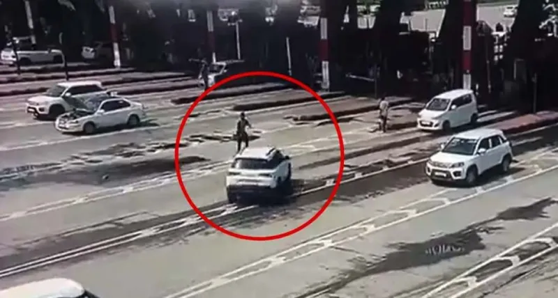 ટોલ પ્લાઝા દુર્ઘટના: પૈસાના વિવાદ બાદ યુપી હાઇવે હિટ એન્ડ રનમાં કામદારો ઘાયલ