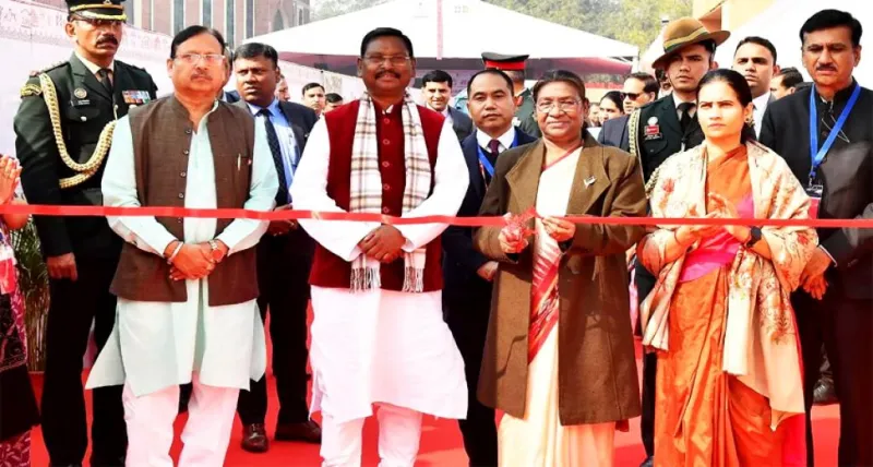 'આદિવાસીઓની જીવનશૈલી એ આબોહવા પરિવર્તનનો ઉકેલ છે', રાષ્ટ્રપતિ મુર્મુએ તેમના પરંપરાગત જ્ઞાનને જાળવી રાખવા અપીલ કરી