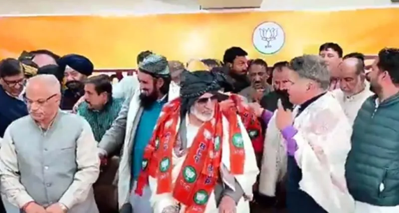 મુશ્તાક બુખારીનું રાજકીય પરિવર્તનઃ નેશનલ કોન્ફરન્સથી ભાજપમાં જોડાયા