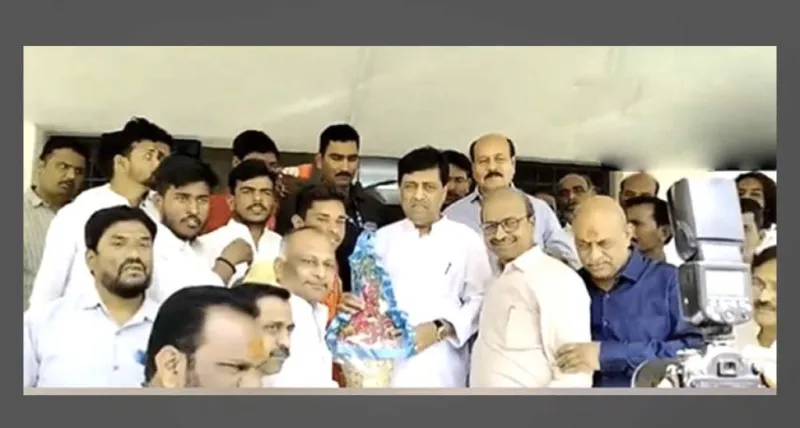 મહારાષ્ટ્ર: કોંગ્રેસના 55 ભૂતપૂર્વ ધારાસભ્યોએ ભાજપને અપનાવ્યું, અશોક ચવ્હાણે હાજરી આપી
