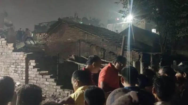 કોલકત્તામાં દુર્ઘટના: બિલ્ડીંગ ધરાશાયી થવાથી બે લોકોના મોત, ડઝનેક લોકોને  બચાવી લેવાયા