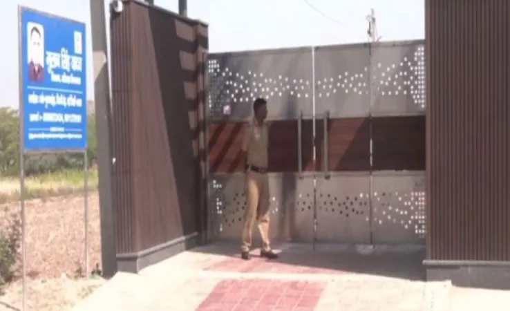 દિલ્હીના AAP ધારાસભ્ય ગુલાબ સિંહ યાદવના ઘર પર EDએ પાડ્યા દરોડા :  સૂત્રો