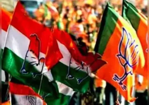 ગુજરાતમાં લોકસભાની ચૂંટણી પહેલા ભાજપ અને કોંગ્રેસ વચ્ચે સોશિયલ મીડિયા યુદ્ધ છેડાયું