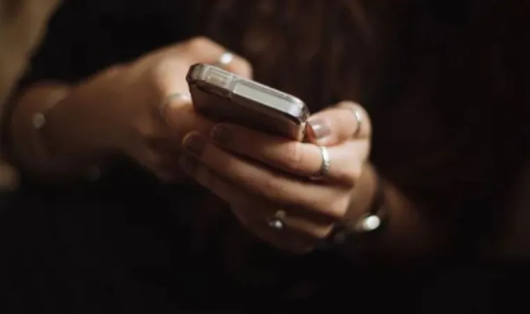 DoT નકલી કોલ્સ અને વોટ્સએપ સ્કેમ્સ સામે એડવાઈઝરી જારી