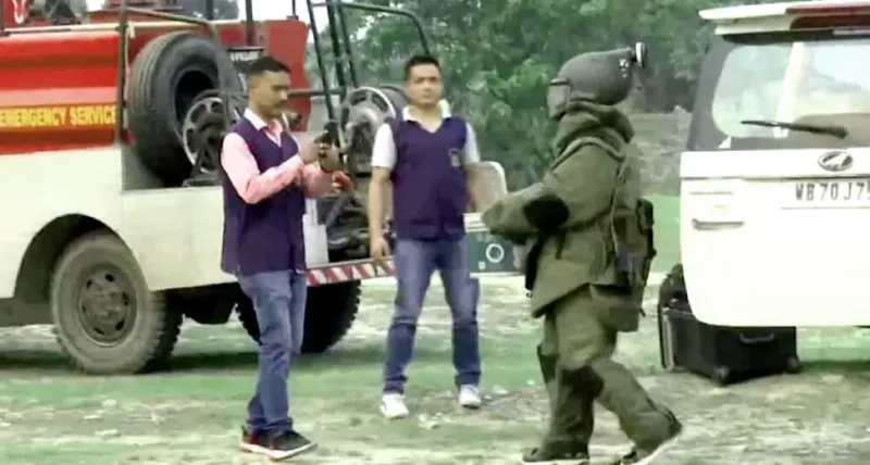 સિલીગુડી જિલ્લા પોલીસે 3 શંકાસ્પદ ક્રૂડ બોમ્બને નિષ્ક્રિય કર્યા