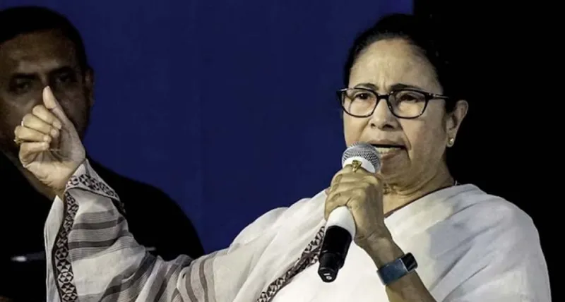 મમતા બેનર્જીએ કોંગ્રેસ અને સીપીઆઈ(એમ) પર બંગાળમાં ભાજપને મદદ કરવાનો આરોપ લગાવ્યો