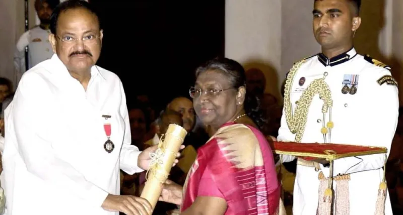 રાષ્ટ્રપતિ મુર્મુ દ્વારા પદ્મ પુરસ્કારોથી સન્માનિત પ્રતિષ્ઠિત હસ્તીઓ