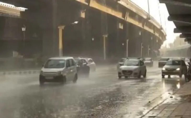 દિલ્હીમાં હવામાનમાં અચાનક પલટો, શહેરના ઘણા ભાગોમાં વરસાદ 