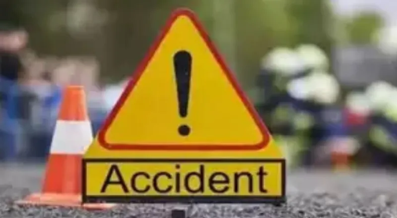 આંધ્રપ્રદેશના નેલ્લોર જિલ્લામાં લારી સાથે ઝડપી કાર અથડાતાં ત્રણ લોકોના મોત 