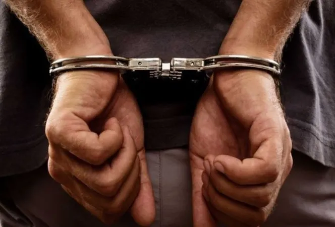 અગરતલા રેલ્વે સ્ટેશન પર 345 ગેરકાયદેસર સીરપની બોટલો સાથે ચારની ધરપકડ