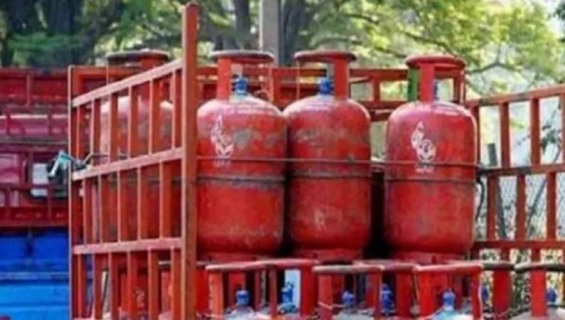 લોકસભાની ચૂંટણી  વચ્ચે કોમર્શિયલ એલપીજી સિલિન્ડરની કિંમતમાં 19 રૂપિયાનો ઘટાડો