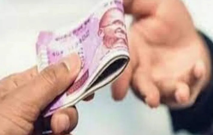 1.20 લાખની લાંચના કેસમાં ACBએ ગુજરાતના પાણી પુરવઠા ઈજનેરને ઝડપી લીધા