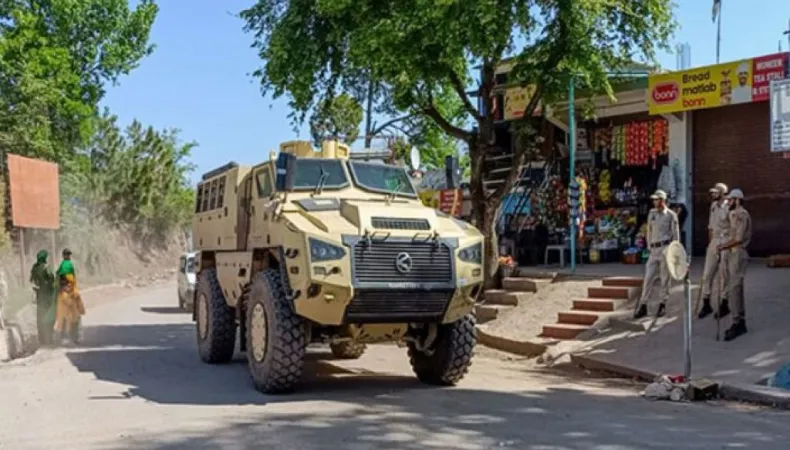 IAF કાફલા પર આતંકી હુમલા બાદ વરિષ્ઠ આર્મી ઓફિસર પૂંચની મુલાકાતે