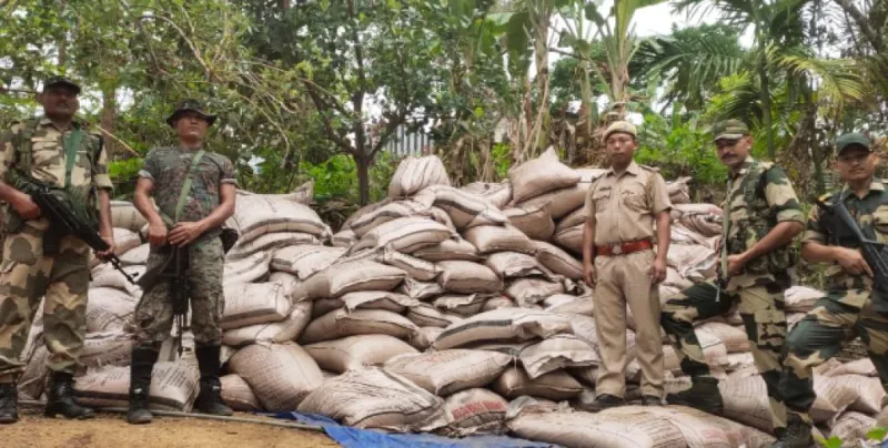 BSFએ ભારત-બાંગ્લાદેશ બોર્ડર પર સામાન જપ્ત કર્યો