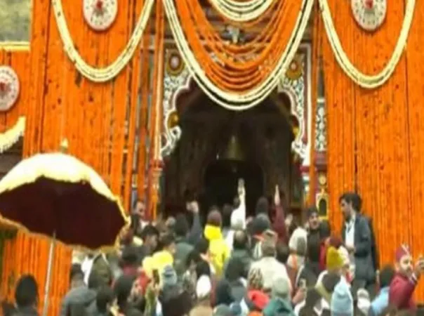 ઉત્તરકાશી પોલીસે ભક્તોને ચાર ધામ યાત્રાની યોજનાઓ મુલતવી રાખવા વિનંતી કરી