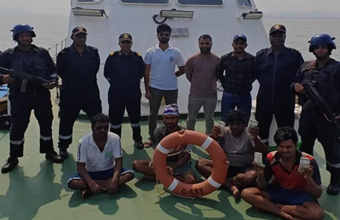 ભારતીય કોસ્ટ ગાર્ડે મુંબઈ નજીક ગેરકાયદેસર ડીઝલની દાણચોરી કરતા માછીમારીના જહાજને અટકાવ્યું