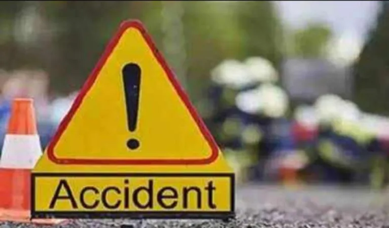 રાજકોટમાં કરુણ ઘટના: રોડ ક્રોસ કરતી વખતે કારે માતા-પુત્રને મારી  ટક્કર, પુત્રનું ઘટનાસ્થળે જ મોત