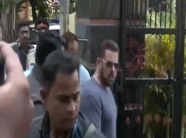 Loksabha Election 2024: સુપરસ્ટાર સલમાન ખાને  મુંબઈમાં કર્યું  મતદાન