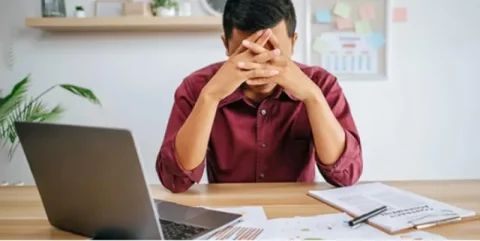 Vastu Tips : આ સરળ વાસ્તુ ઉપાયો દ્વારા ઓફિસના તણાવને કરો દૂર 