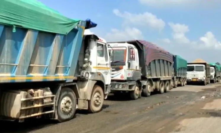 મહીસાગર : બાલાસિનોર GIDCમાં રોયલ્ટીના ભંગ અંગે ખાણ અને ખનીજ વિભાગની  કાર્યવાહી 