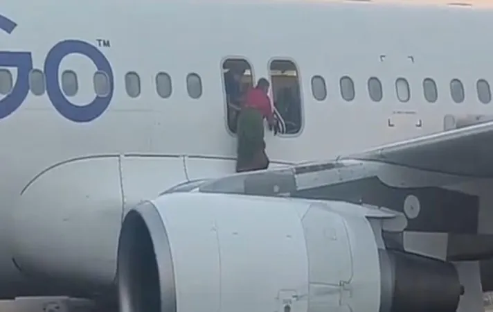 દિલ્હીથી વારાણસી જતી ઈન્ડિગો ફ્લાઈટ પર બોમ્બની ધમકી;  મુસાફરોને સલામત રીતે બહાર કાઢવામાં આવ્યા