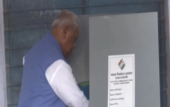 લોકસભા ચૂંટણી : જીતનરામ માંઝીએ બિહારના જહાનાબાદમાં મતદાન કર્યું, લોકશાહીના મહત્વ પર ભાર મૂક્યો