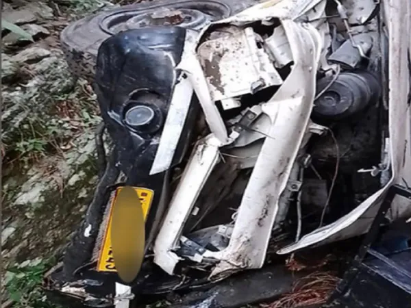 નૈનિતાલમાં જીવલેણ કાર અકસ્માતમાં પાંચ લોકોના મૃત્યુ , અન્ય ઘાયલ 