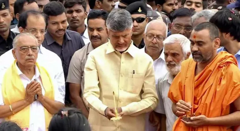 હૈદરાબાદમાં રામોજી રાવના અંતિમ સંસ્કાર થયા; નાયડુએ હાજરી આપી