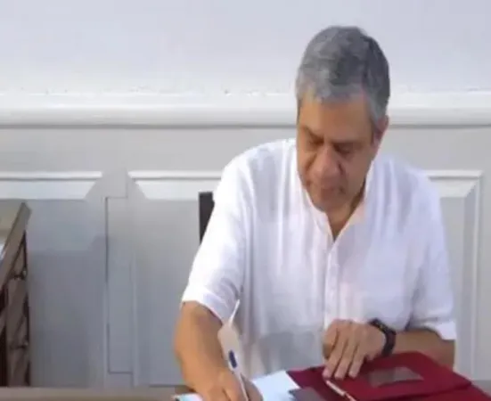 રાજ્યમંત્રી અશ્વિની વૈષ્ણવે ચાર્જ સંભાળ્યો, PM મોદીનો આભાર વ્યક્ત કર્યો