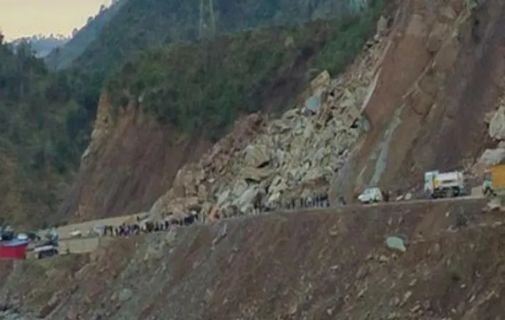 પશ્ચિમ બંગાળ સરકારે ભૂસ્ખલન વચ્ચે સિક્કિમના રંગપોમાં ટુરિસ્ટ હેલ્પ ડેસ્ક ખોલ્યું