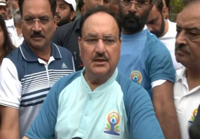 કેન્દ્રીય સ્વાસ્થ્ય મંત્રી જેપી નડ્ડાએ આંતરરાષ્ટ્રીય યોગ  દિવસ પર યોગ કર્યા 