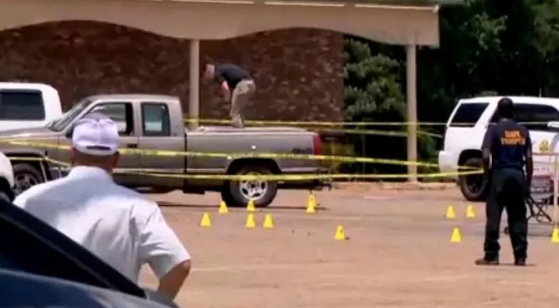 US: અરકાનસાસ કરિયાણાની દુકાનમાં ગોળીબાર, 3ના મોત, 10 ઘાયલ