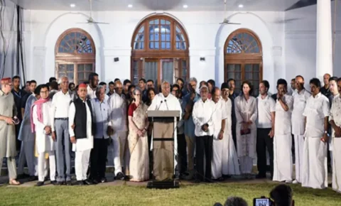 18મી લોકસભામાં પ્રતિકાત્મક પ્રવેશ માટે વિપક્ષ INDIA બ્લોક એકજૂથ