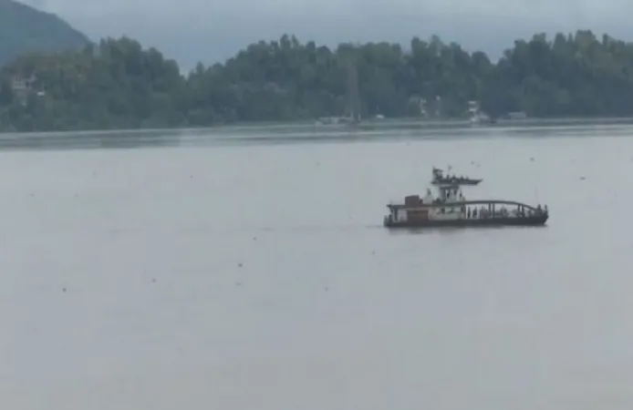 Assam floods: બ્રહ્મપુત્રા નદીનું જળસ્તર વધતાં કાઝીરંગા નેશનલ પાર્કના 61 કેમ્પ ડૂબી ગયા