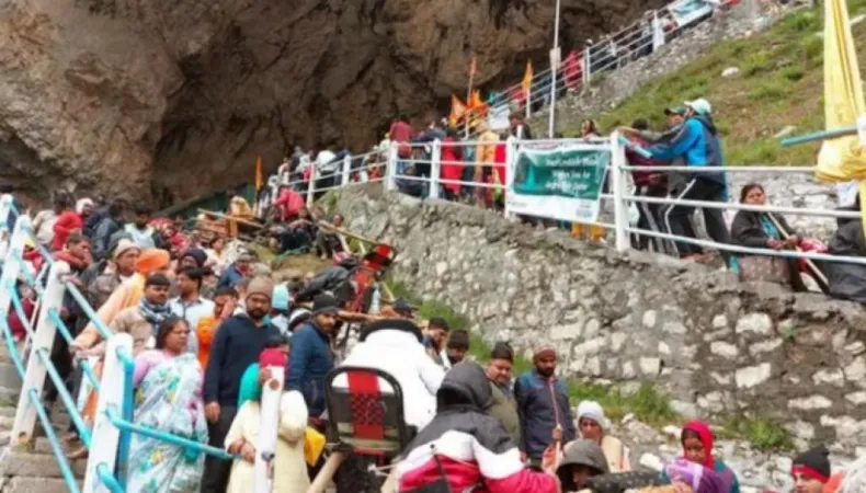 અમરનાથ યાત્રા:  શ્રીનગર બેઝ કેમ્પથી અમરનાથ યાત્રાના યાત્રિકોનો બીજો સમૂહ રવાના થયો