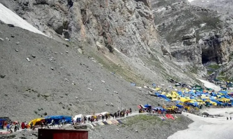 Amarnath Yatra : કડક સુરક્ષા વચ્ચે પાંથા ચોકથી અમરનાથ યાત્રા માટે બીજી બેચ રવાના થઈ